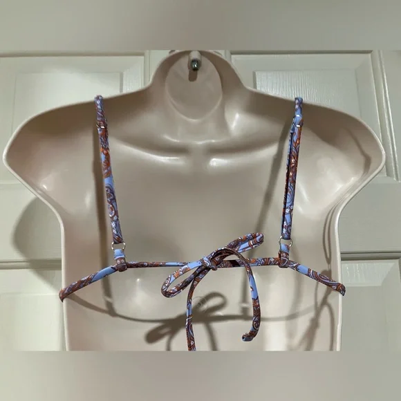 SHEIN Woman size small/medium cup B bikini swim top - Picture 8 of 9